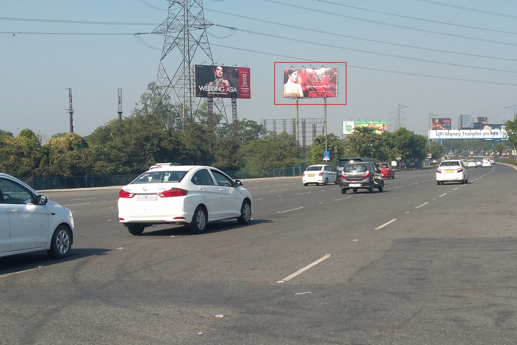 Hoarding advertising on DND flyover, Delhi