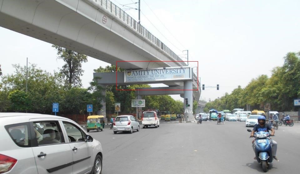 Hoarding advertising on Lajpat Nagar