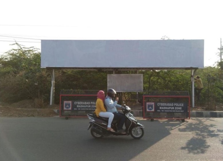 Advertising On Bus Shelter In Hitec City, Hyderabad